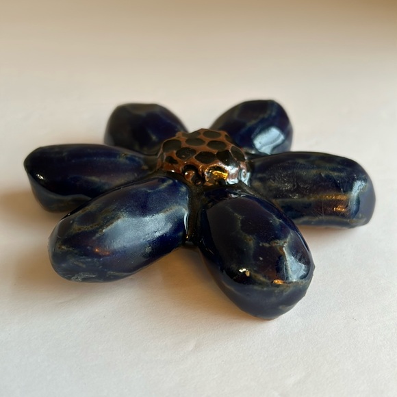 NEW Handmade Ceramic Flower Wall Art in Blue & Brown - Picture 3 of 6